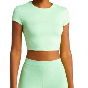ALO Yoga Finesse Crop T-Shirt